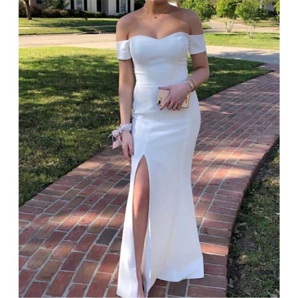DRESS THE POPULATION Logan Off the Shoulder Evening Dress in Off White Large